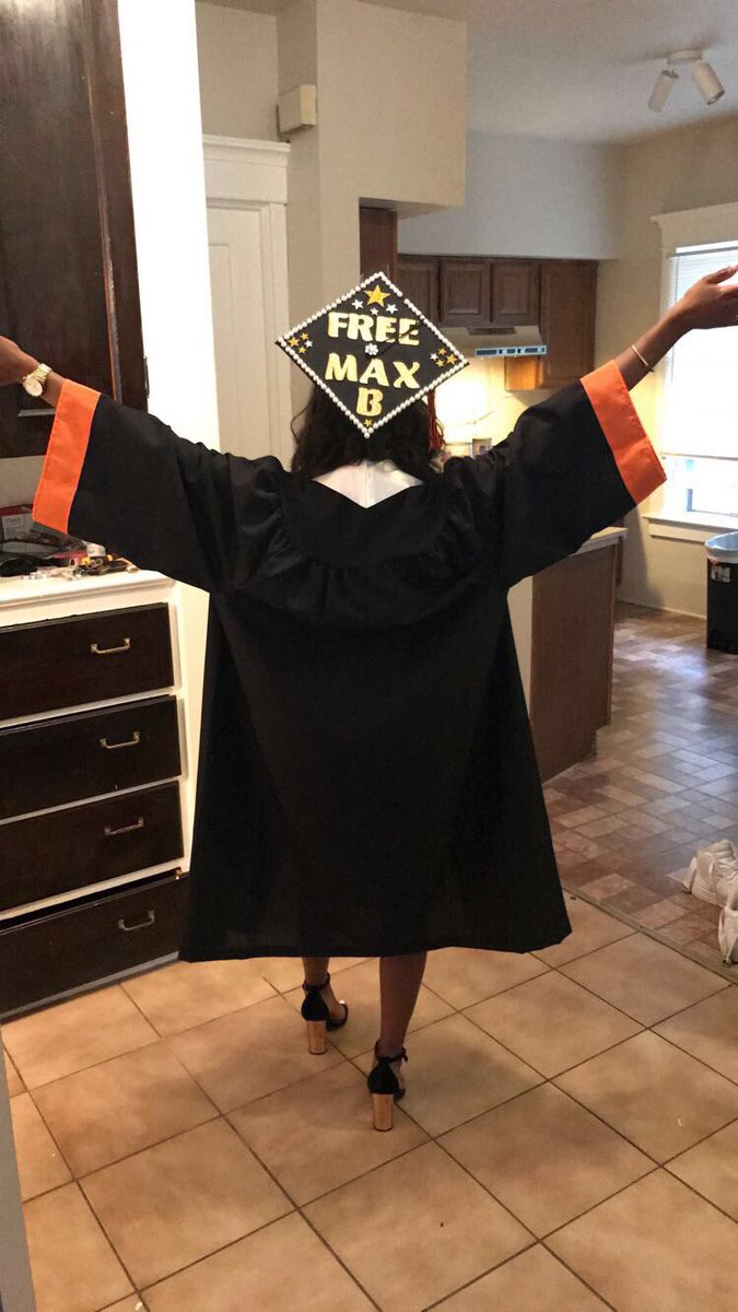 JVOQUEEN's tweet photo. Today's the day I've been working so hard on to obtain a degree in Criminal Justice and Politcal Science now Lets #FreeMaxB @FrencHMonTanA https://t.co/OBRPFmtdCU
