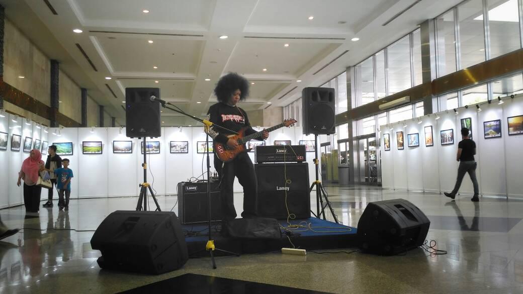Pameran Kemilau Indonesia Photo Contest 2017 Forwapar d meriahkan Pugu Kribo, Legend Twin Guitar <a href="/BalaiSidangJCC/">Jakarta Convention Center</a>