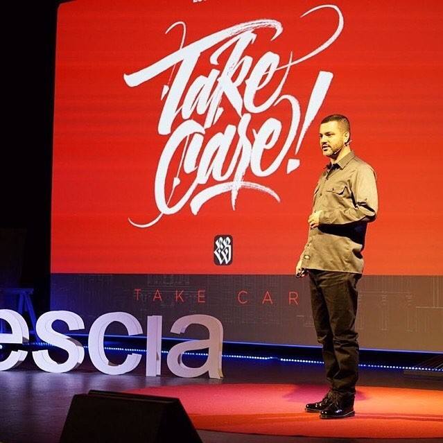 #TakeYourPleasureSeriously with #LucaBarcellona this morning on stage <a href="/TEDxBrescia/">TEDxBrescia</a>! #calligraphy #inbookswetrust #TakeCare #TEDxBrescia