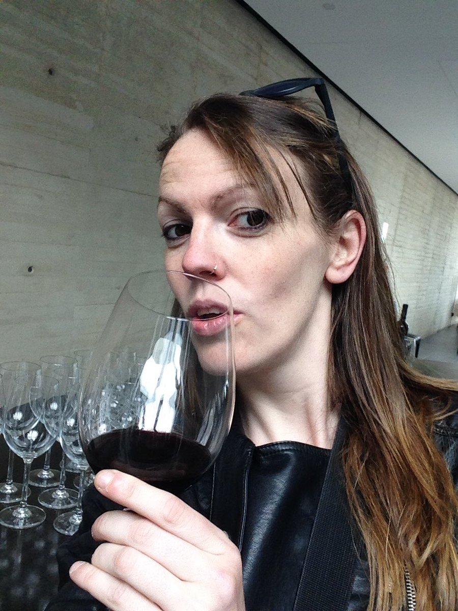 viajeros30's tweet photo. En @BUEZOBodegas aprendiendo mucho de vinos y de la @DOArlanza1 No todo tiene que ser Ribera en Burgos #destinoburgostrip https://t.co/pXDbGw5MxT