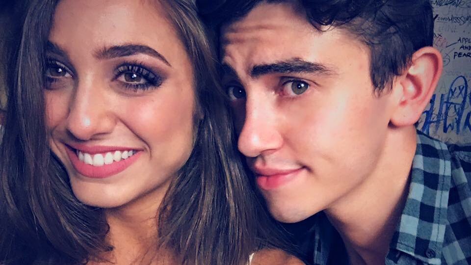 michele_bravi's tweet photo. Finalmente ve lo posso dire! Sarà @EerisOfficial ad aprire i prossimi concerti! 👦🏻❤️👩🏻
Ti voglio bene amica mia!

➡️ https://t.co/EENO3IgGQb https://t.co/Zpm1xYcHKm