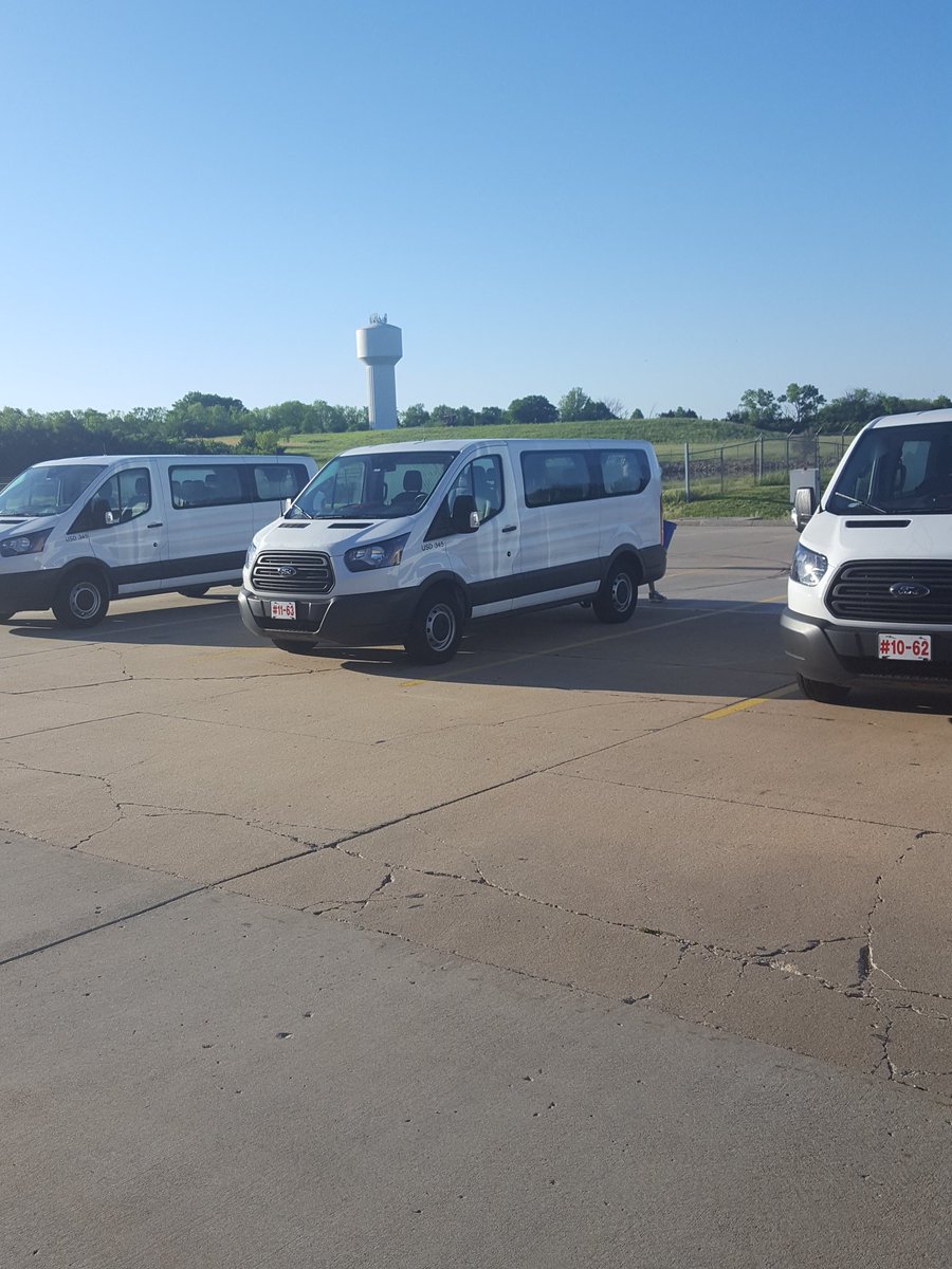 JessPopescu's tweet photo. The fleet is ready. #biotrip2017 https://t.co/I1ifzwyFQY