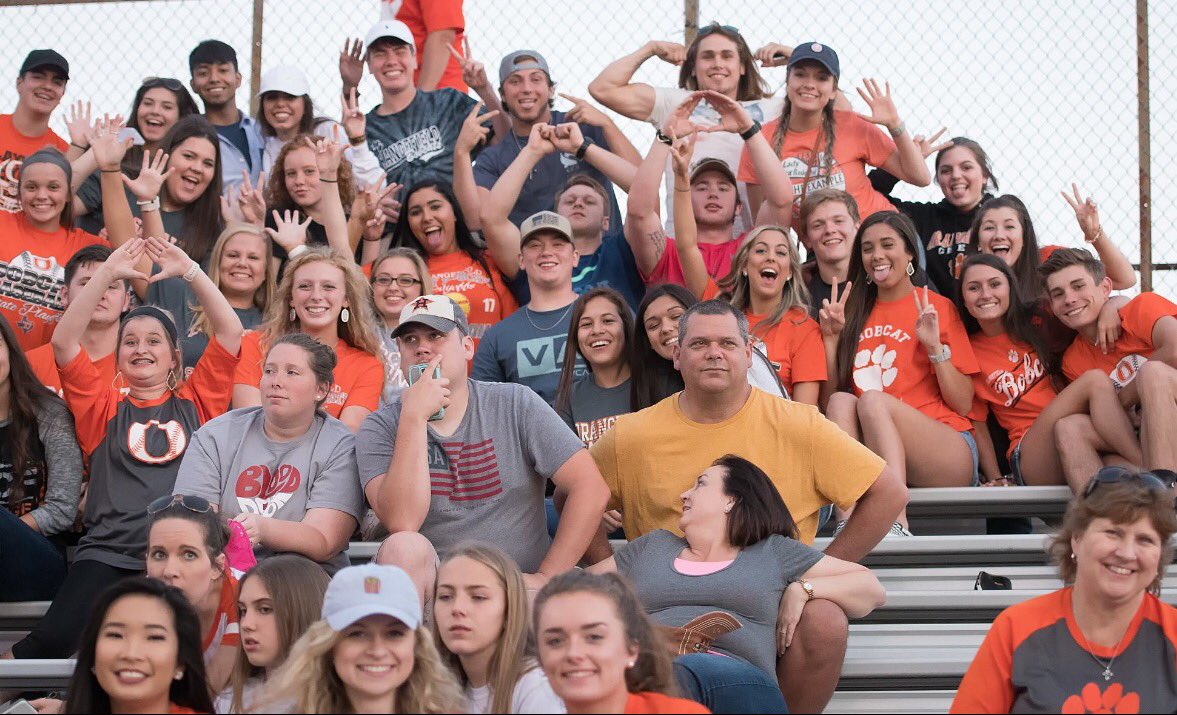 OHS2017alumni's tweet photo. Way to show up last night! Let's do it again today at 2:00! https://t.co/lF9SUYGUmq