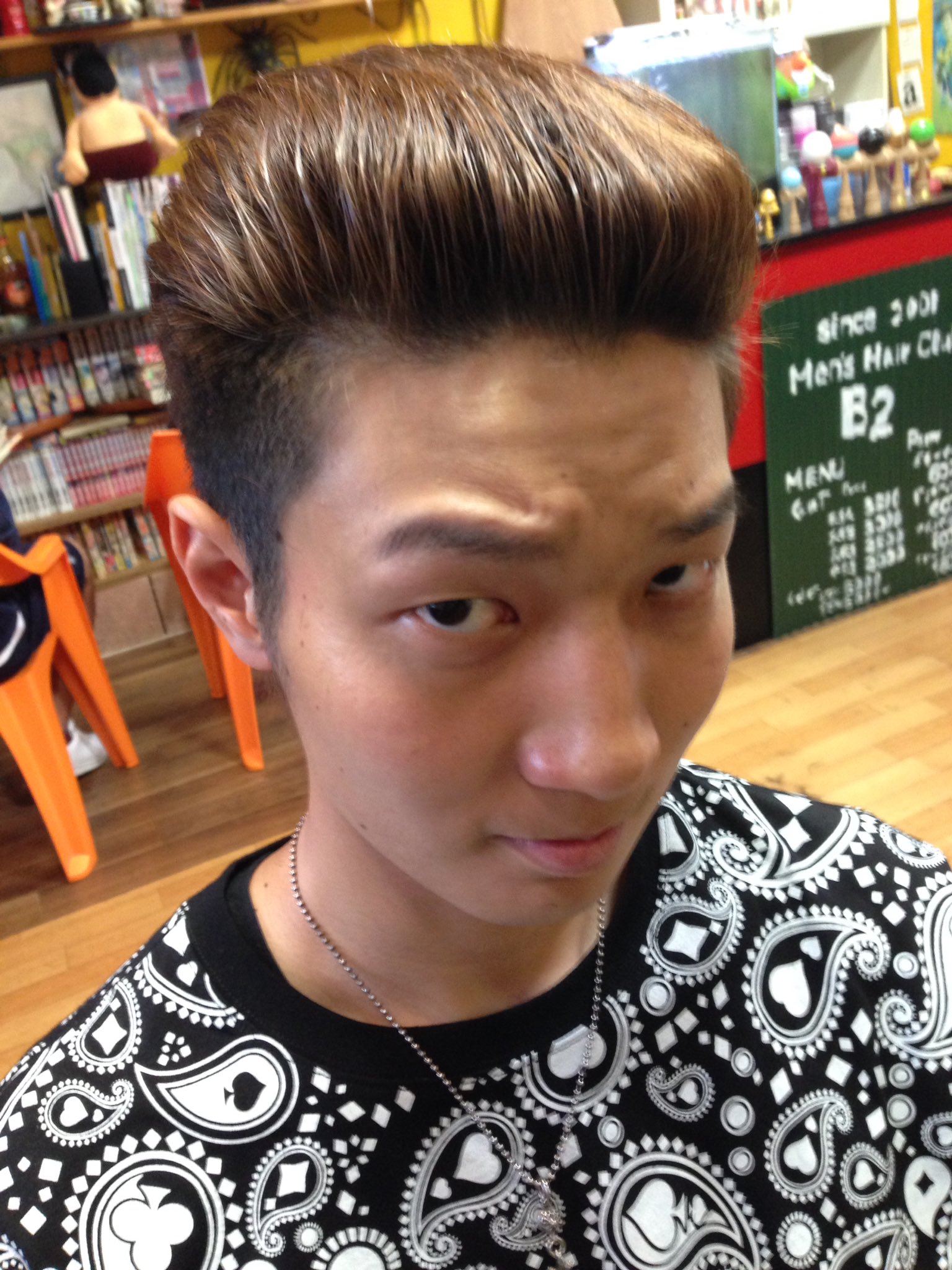 メンズヘアークラブb2 今日のヘアースタイル 前回の友人のヤンキースタイルを見たら ちょっとやってみたそうやったので やってみました ネタには良いかも ちょっとしてみたい人はリクエストしてみてくださいね 途中でやって写メ撮りした後に