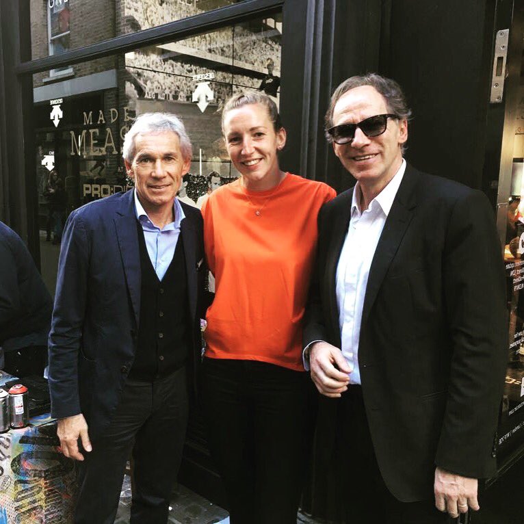 A Londra io e mio fratello con il portiere del Liverpool femminile e dell'Inghilterra. #complimenti <a href="/FBaresi/">Franco Baresi</a>