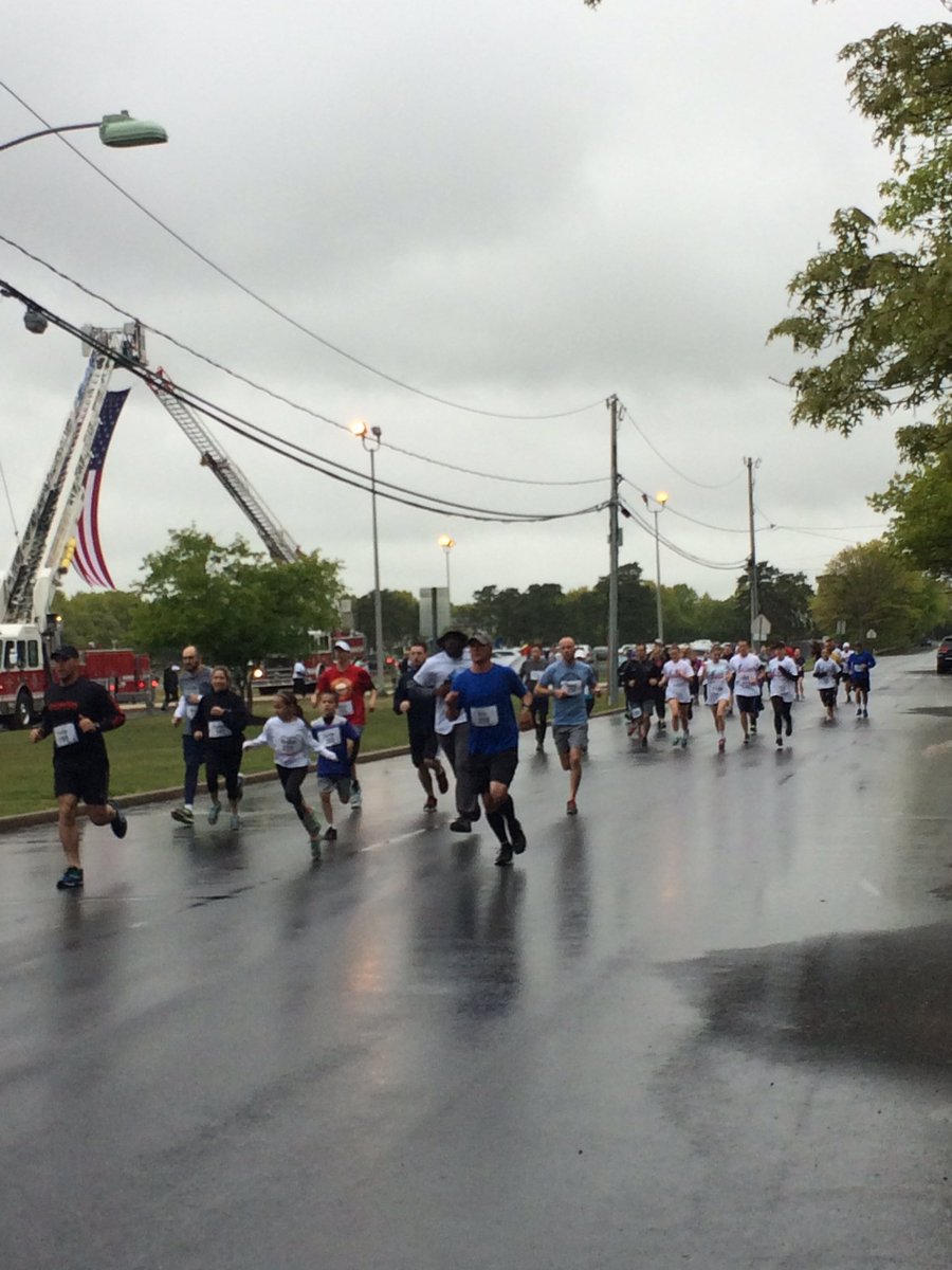 And we're off!!!! Running for #StrangerSafety awareness! "Working to Reduce Child Abductions "