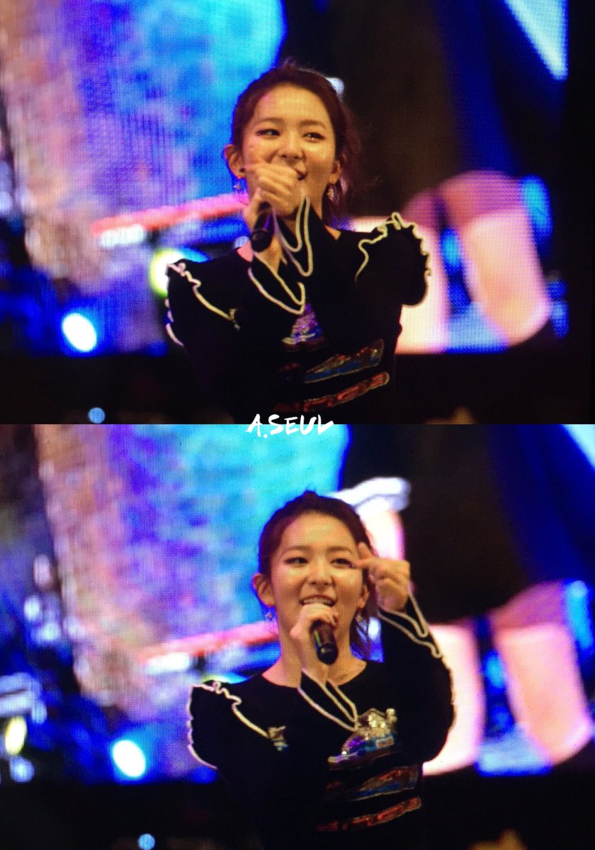 TheRipple_News's tweet photo. 170513 대구청소년페스티발 사랑둥이💛 #슬기 #Seulgi https://t.co/231bKA6u5X