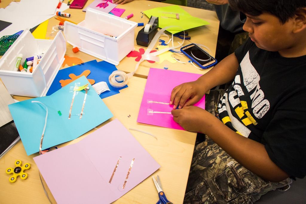 LBCityLibrary's tweet photo. These love notes to Mom shine brighter than the LED circuits designed at the #MichelleObamaNeighborhoodLibrary Maker Lab on Thursday! https://t.co/2XikP3JxD5