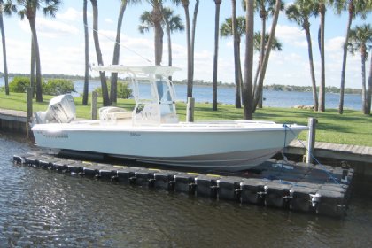 JetDock's tweet photo. #boatphotosaturday #boatlifts #jetdock The only way to go to protect your investment. https://t.co/DACTl301Qh