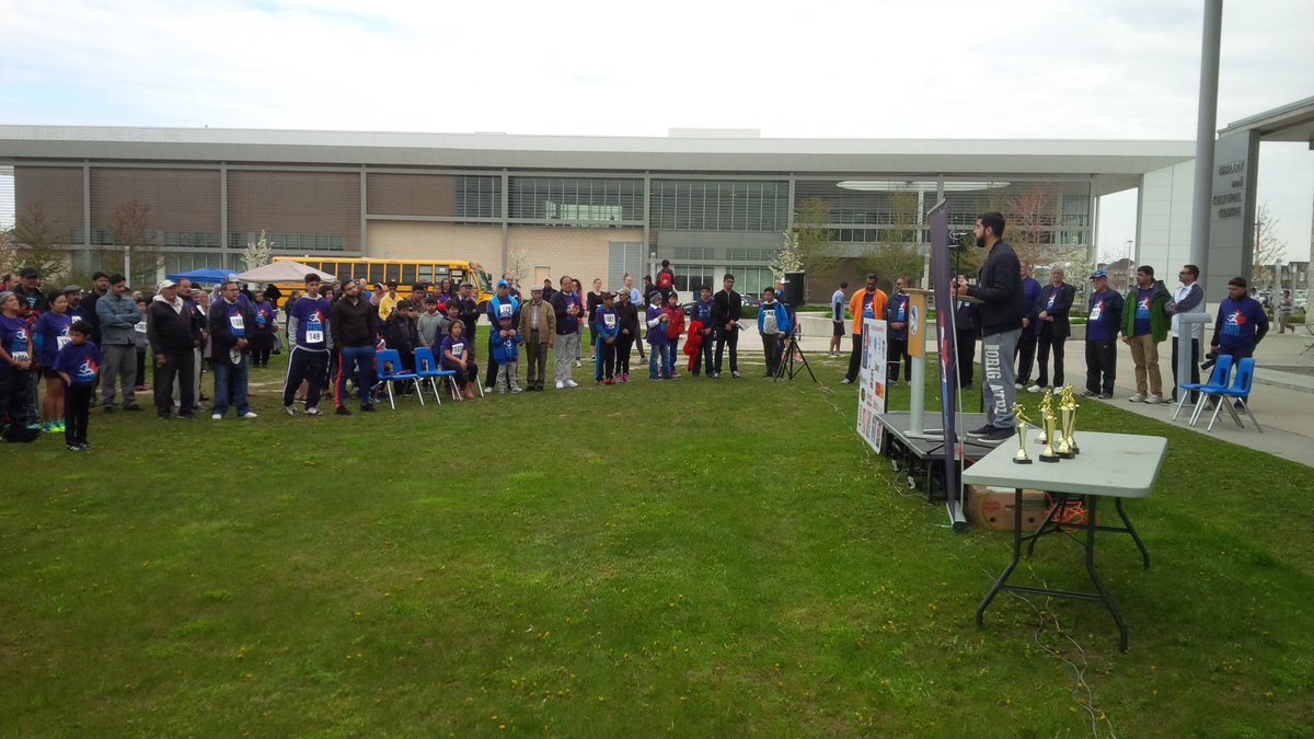 RunForBradford's tweet photo. Opening ceremony at #Run4BWG https://t.co/It6DfDW5Y7