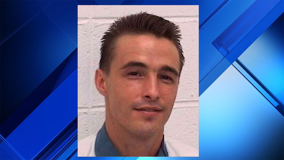 Inmate seeks execution by firing squad. He says lethal injection is too painful bit.ly/2rbAny3 https://t.co/gb9HRmJywM