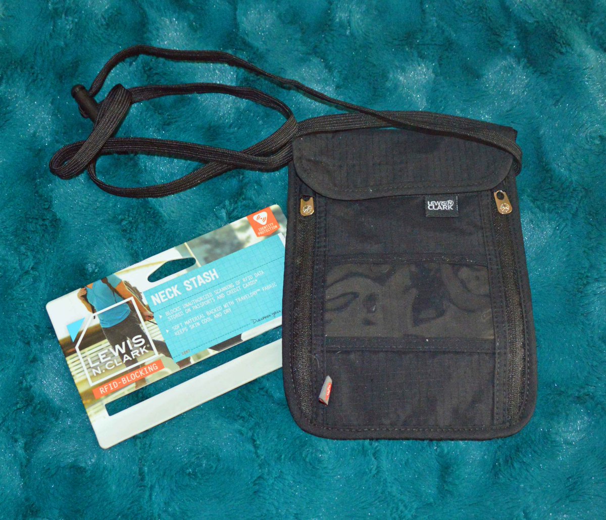 TravelMarilyn's tweet photo. FINDING THE RIGHT PACKING ACCESSORIES TO FIT YOUR NEXT ADVENTURE  #travel @CMUKshoes https://t.co/4dz4hVOBkm @eaglecreekgear @eBags https://t.co/XP4QIZvlCt