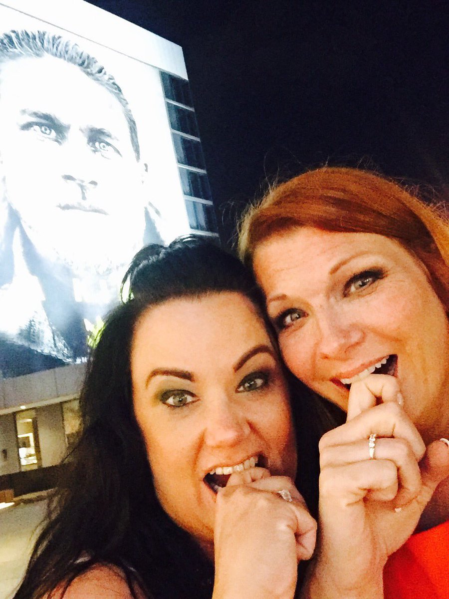 ilancooley's tweet image. Nothing beats a giant Charlie Hunnum! We bow to the King! @kingarthurmovie #CharlieHunnam #heaven