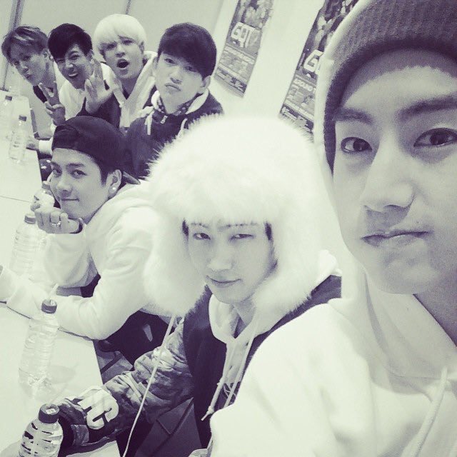 arsnaey's tweet photo. Mark's photo 2014-2017😁😁Did y'all noticed JB and YJ??They replace each other😂😂ONLY 2JAE😅😅JY stay still there😂 #GOT7 #Upgradeversion https://t.co/Uy6rpU7v3J