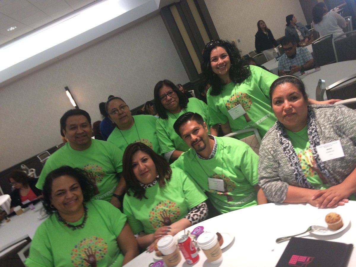learnandteach04's tweet photo. Our #BiPAC @62schools leaders aprendiendo juntos! #MovingForward #62learns #summitforbilingualparents #padreslíderes #saturdaylearning https://t.co/cCeoe3cIAy