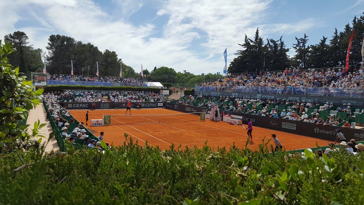 EricCluzeau's tweet photo. #OPDA17 samedi de rêve sur le central. Affluence max pour l'open Challenger Tour hyper connecté by #orangeeventsolutions https://t.co/nEL5mkcYIO