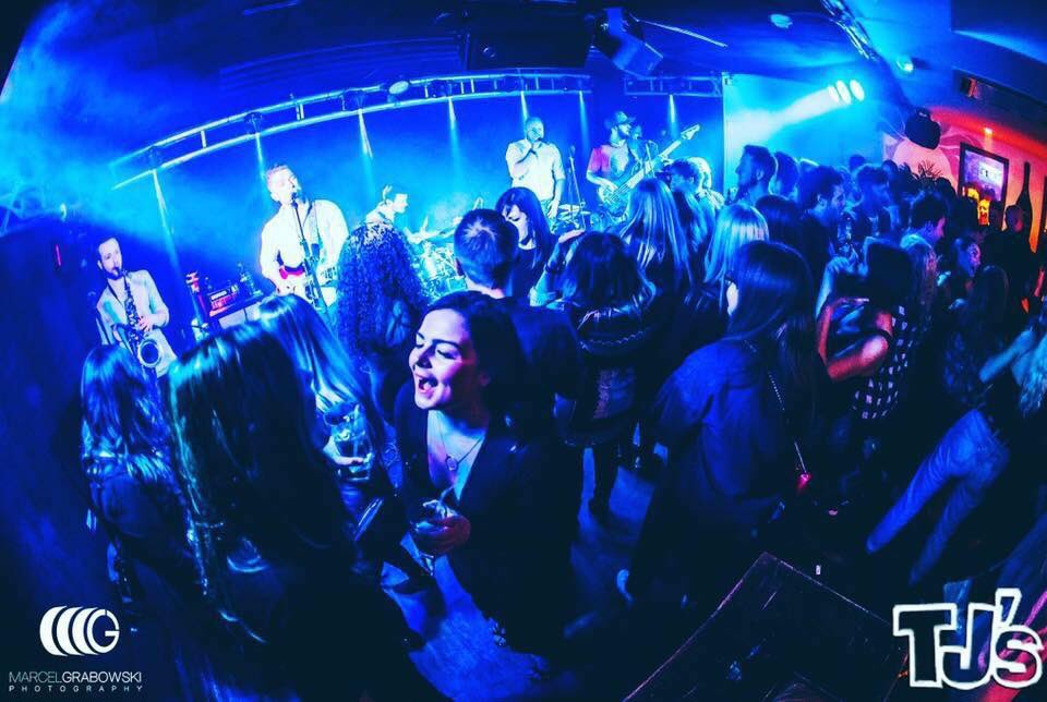 TJsLive's tweet photo. The 808's Encore Tonight!! @tjsclublounge #eastbourne #livemusic https://t.co/nRO1R2mJRl