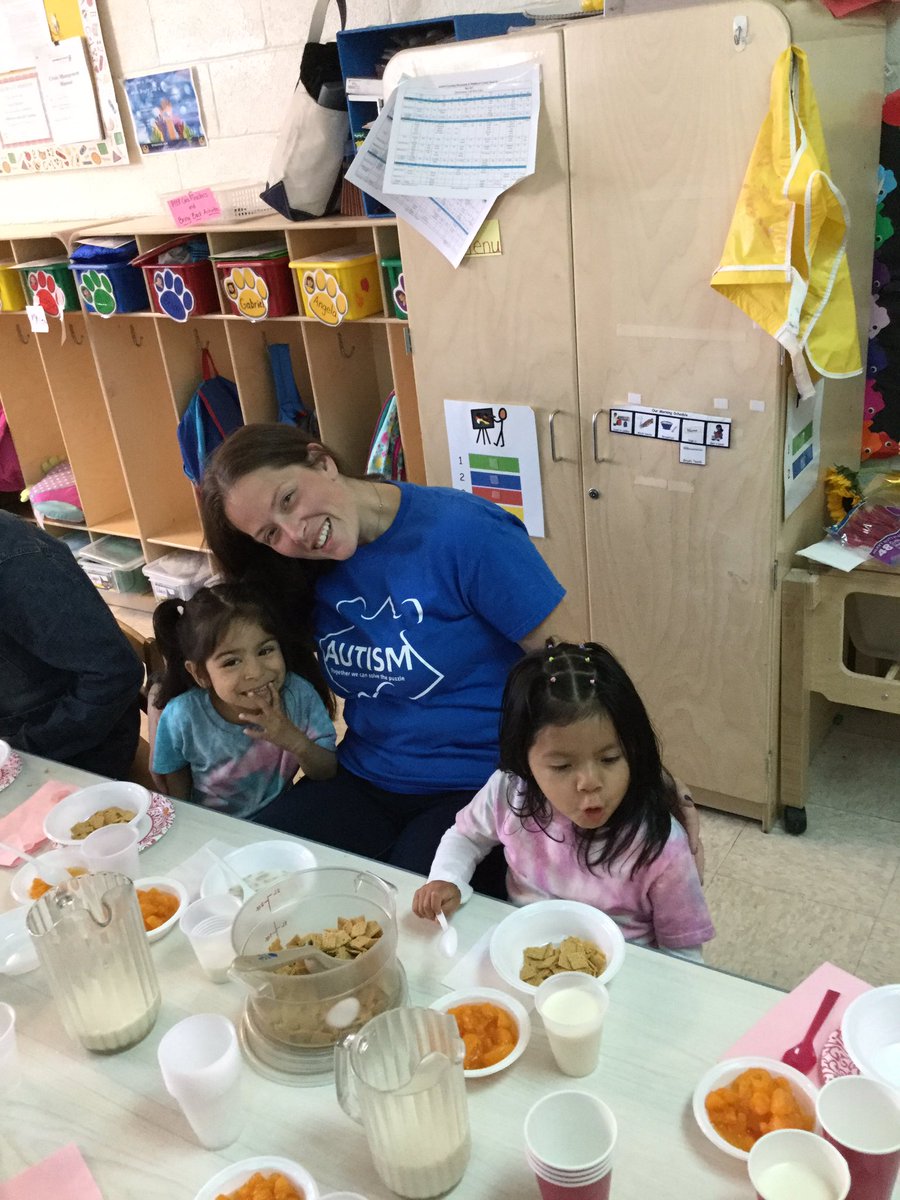 MrsGoetke's tweet photo. Thankful for all our AP Pre-K Mommies! Happy Mother's Day! #diadelasmadres #breakfastwithmama @Asbury_ParkSD https://t.co/5ev7y2fA5b