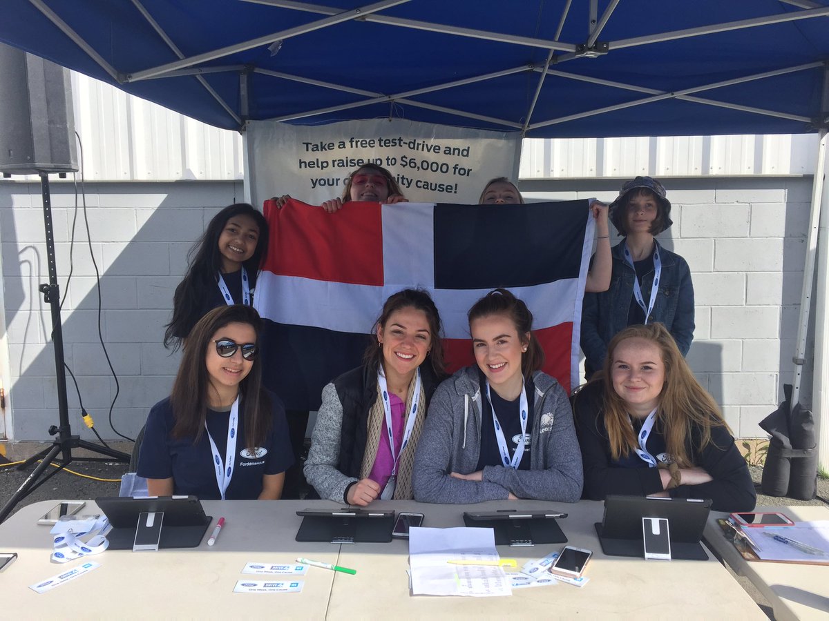 _DHSinteract's tweet image. Club members at the ford fundraiser! You have until 3pm to come out and test drive a car 🤗 (must be 21 or older)