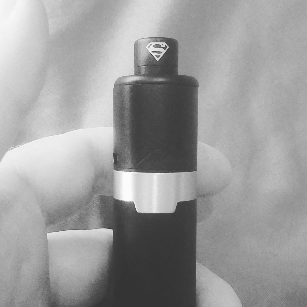its_TBD1's tweet photo. Yes im a superman geek so its only right to match a bit of geek with a geek #supermandriptip #GeekVape #TsunamiMechMod #vapefam #Vapenation https://t.co/U3mMFDJBti