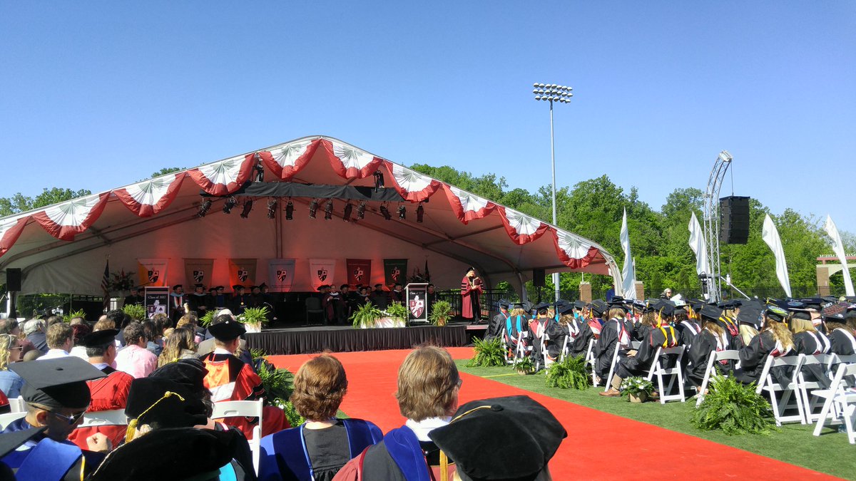 GailRHenson's tweet photo. #Bellarmine's graduation! Gorgeous day! Great grads! Great colleagues. https://t.co/vRDy5TKpPV