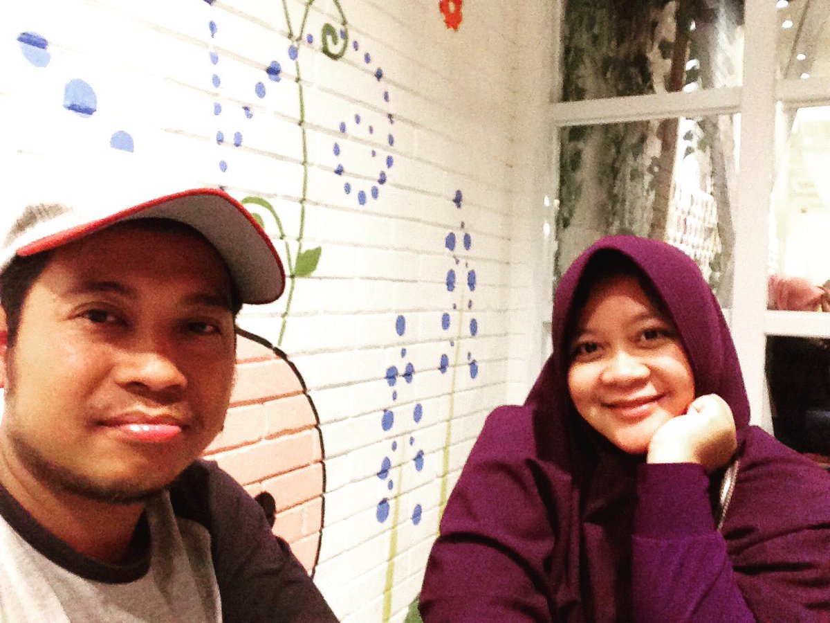 Ngedate dulu malam minggu 😀😀