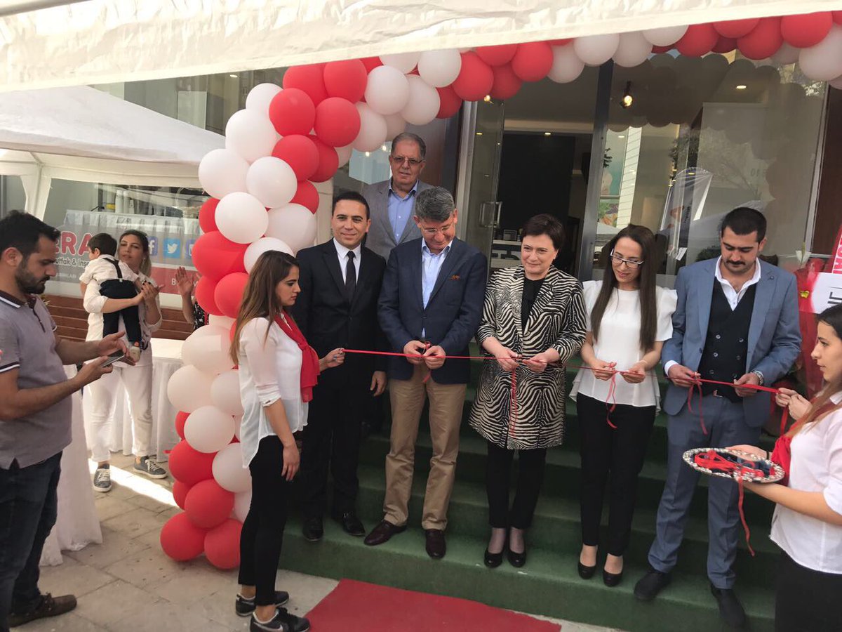 avfikretyeni's tweet image. Bera mobilya tasarım ve inşaat'ın açılışını gerçekleştirdik. Allah hayırlı işler nasip etsin.