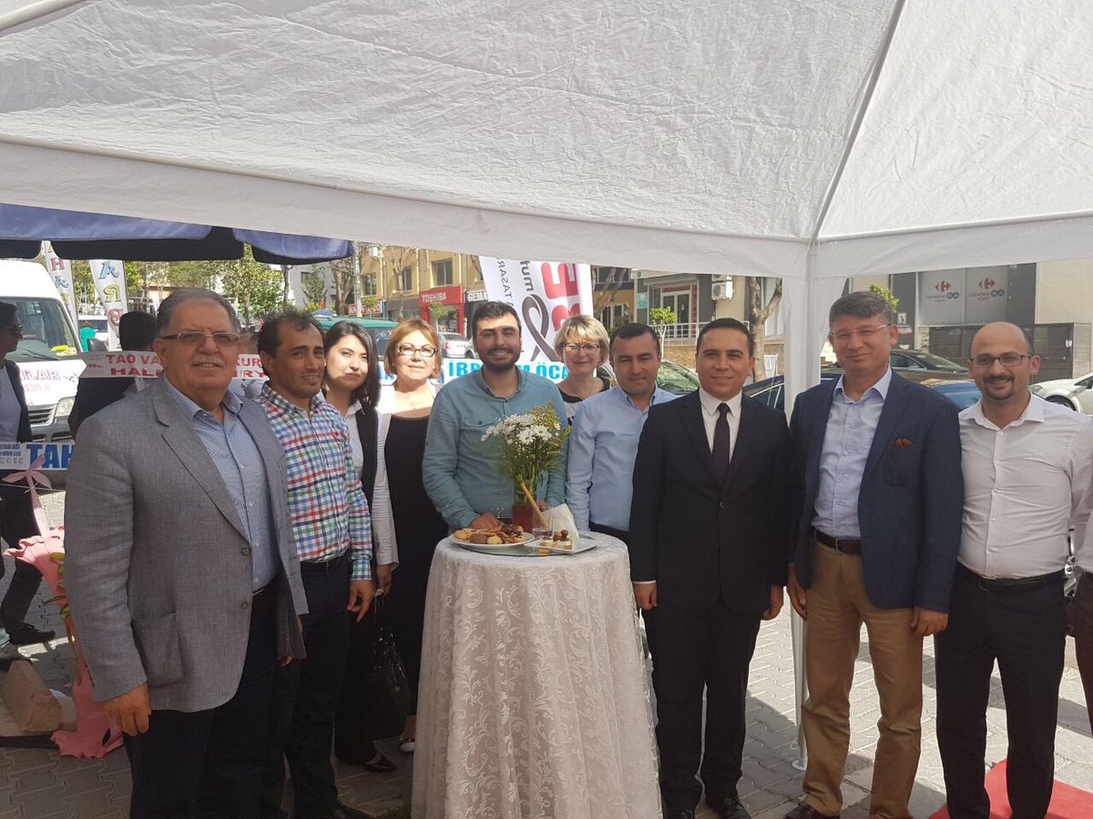 avfikretyeni's tweet image. Bera mobilya tasarım ve inşaat'ın açılışını gerçekleştirdik. Allah hayırlı işler nasip etsin.