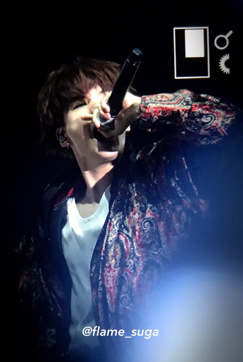 flame_suga's tweet photo. #BTSBBMAs https://t.co/oYbA2O43z9