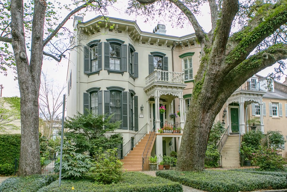 VisitSavannah's tweet photo. Love #Savannah? Then why don't you move here? Get our FREE relocation guide to learn more: https://t.co/7aGF921S52 https://t.co/5cDPCIgUA3