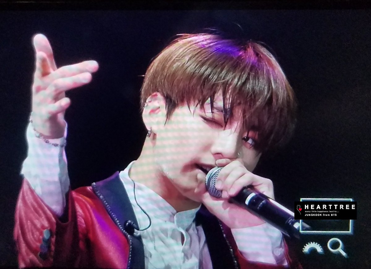 HEARTTREE_JK's tweet photo. 170513 THE WINGS TOUR 홍콩 #JK #방탄소년단 #정국 #꾹 #BTS #JungKook @BTS_twt #BTSBBMAs https://t.co/TimK11SP62