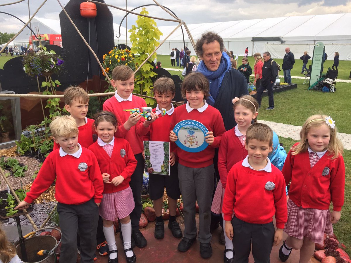 MalvernShows's tweet photo. @TheMontyDon met the winners of the school gardens today, Cradley Primary, inspiring a new generation #RHSmalvern https://t.co/wRD73Vkiyp