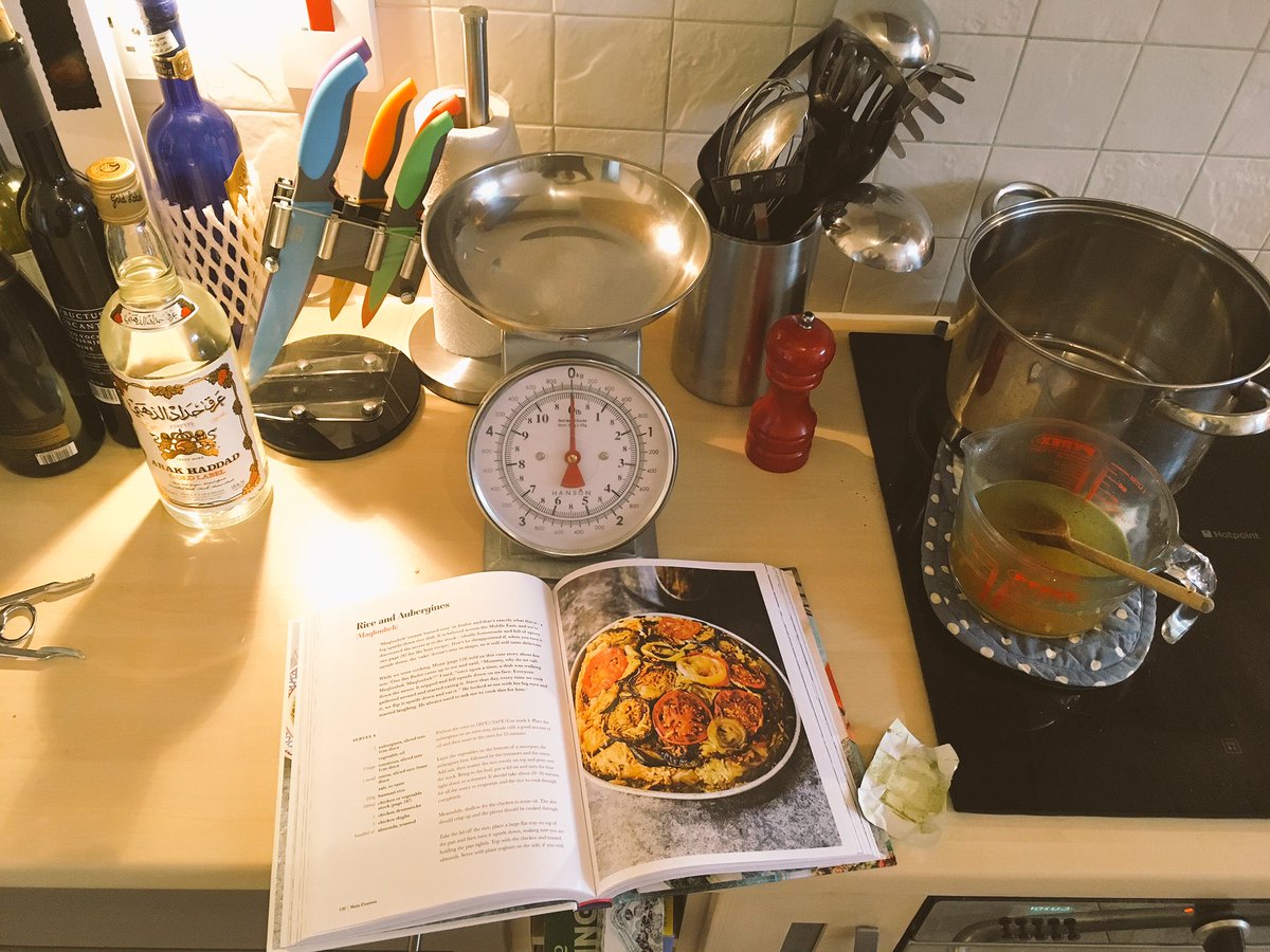 LaraSawalha's tweet photo. And the Maqloubeh cooking begins🇯🇴🍆🍚🥒🇸🇾@DinaMousawi @itab_Azzam #syrianrecipesfromhome #atasteofhome #loverecipes https://t.co/ZYm6twqwgS