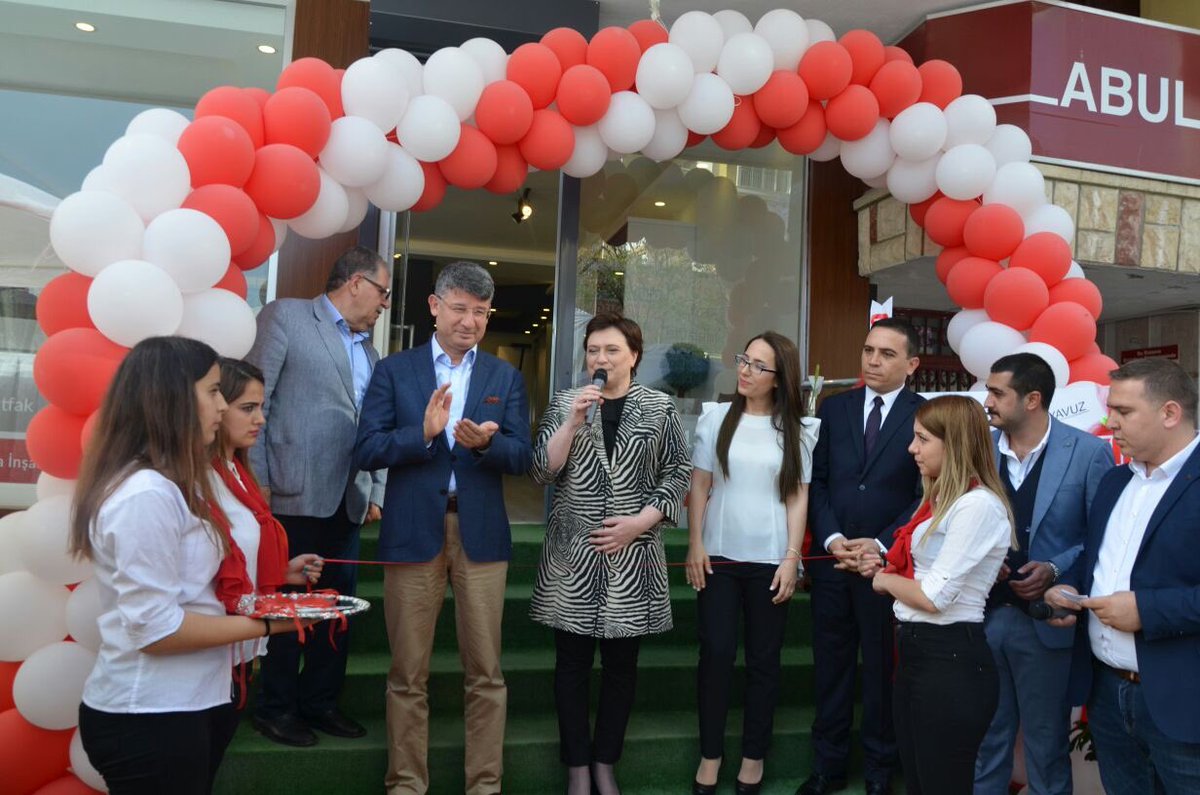 fdemetsari's tweet image. Çukurova'da Bera Mutfak&amp;amp;İnşaat Mağazasının açılışına katıldık. Bereketli kazançlar diliyorum. Hayırlı olsun. @Gokhan_Ozkok