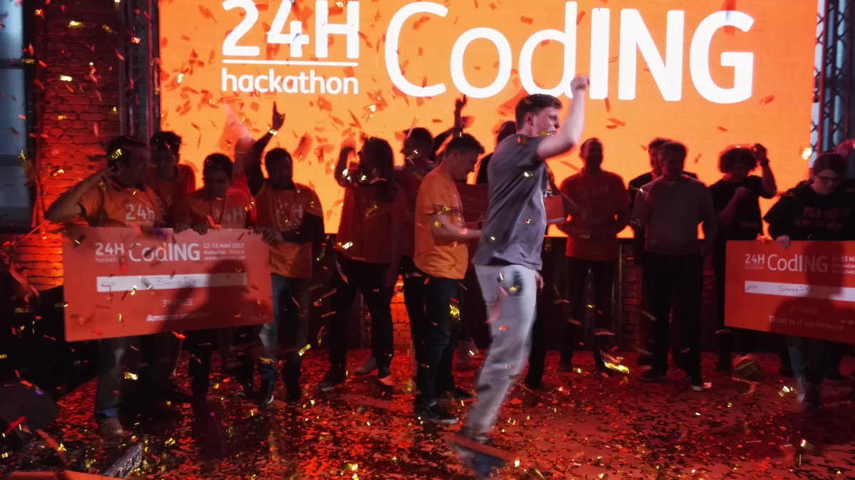 ING__Polska's tweet photo. I wreszcie. Po 24h godzinach. Mamy zwycięzcę międzynarodowego hackathonu #24hCodING. Wygrywa zespół SpeedNet. #hackathon #ing https://t.co/NQS4oid4O6