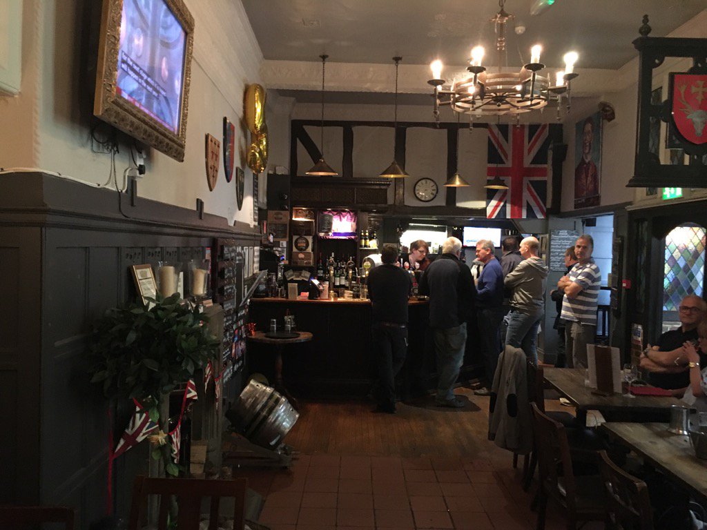 Worcester CAMRA (@worcestercamra) on Twitter photo The Chequers in Oxford is next stop for <a href="/WorcesterCAMRA/">Worcester CAMRA</a>. Decent selection from Nicholson's, one from Rudgate in York. The Chequers in Oxford is next stop for <a href="/WorcesterCAMRA/">Worcester CAMRA</a>. Decent selection from Nicholson's, one from Rudgate in York.