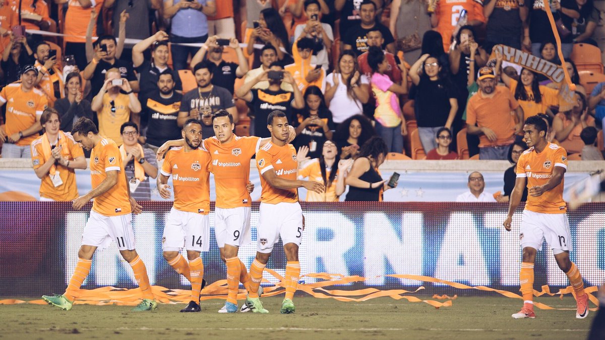 Three points gang. #ForeverOrange https://t.co/83AYNm0EXA