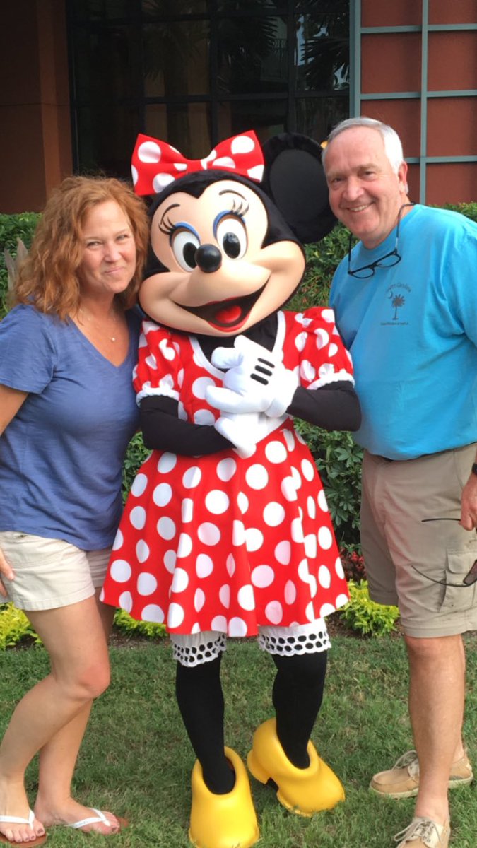 RoHi_BPA's tweet photo. BPA advisors having a little fun meeting Mickey and Minnie! https://t.co/8t4ycdJwP5