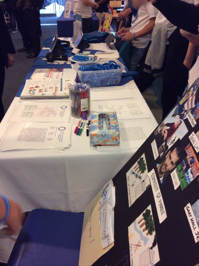 LFNYUnites4T1D's tweet photo. #SpringFair2017 The setup! @LyceeFrancaisNY https://t.co/EUTcPWSeeh