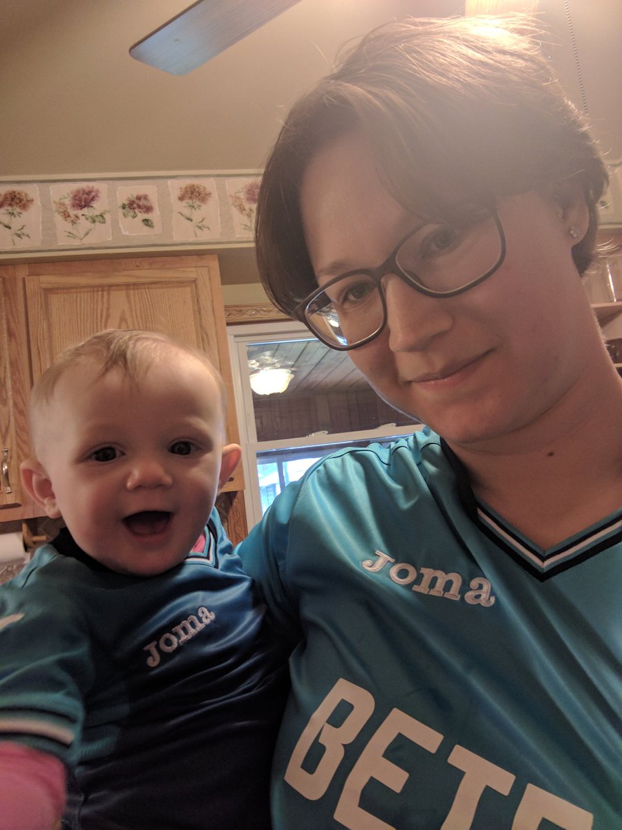 sassysrah's tweet photo. @SwansOfficial , we love you! https://t.co/8U0zOPbRKA