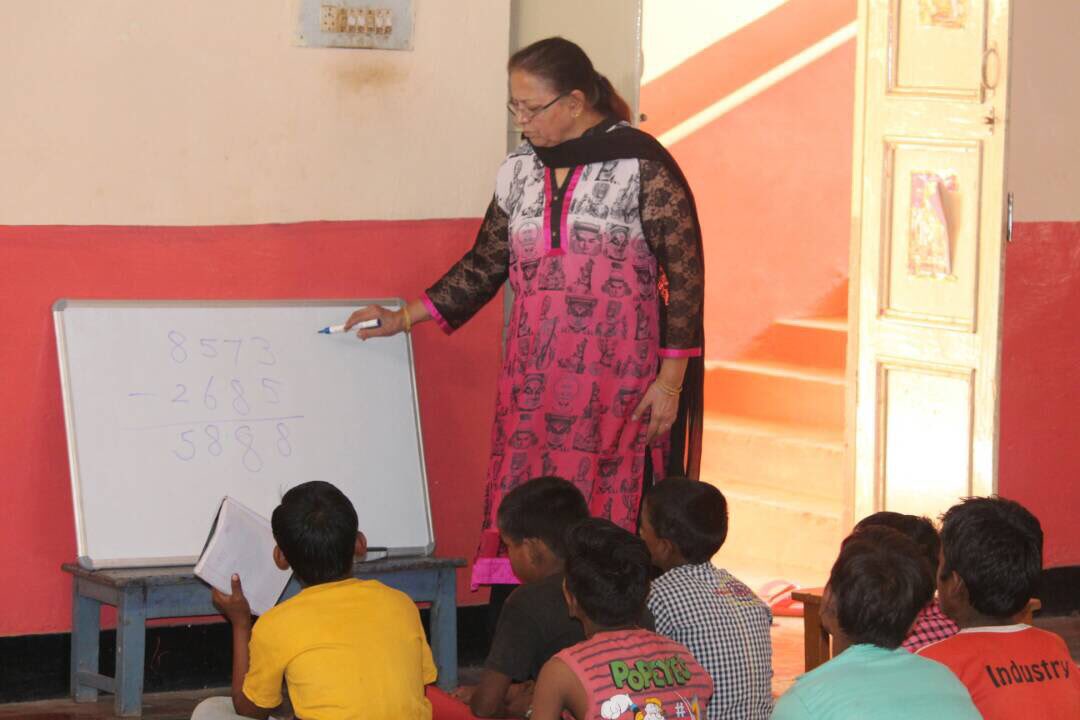 Muskaan_Dreams's tweet photo. An investment in knowledge pays the best interest #Muskaan #classroom https://t.co/MYYi9IvO73