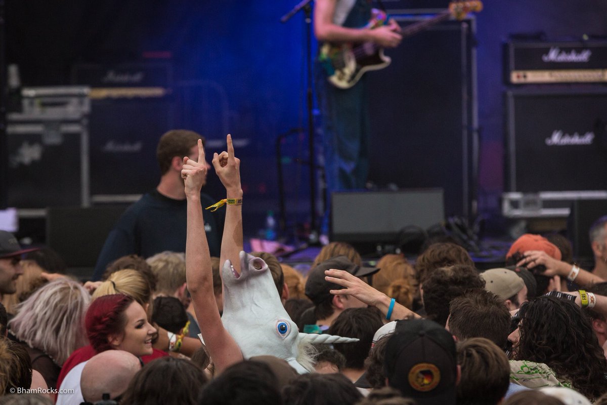 BirminghamRocks's tweet photo. @ShakyKneesFest crushed Day 1 🔥. @lcdsoundsystem, @FIDLAR, @CageTheElephant - so many great artists!!  📸@dvnaman https://t.co/0O0asuH0LD