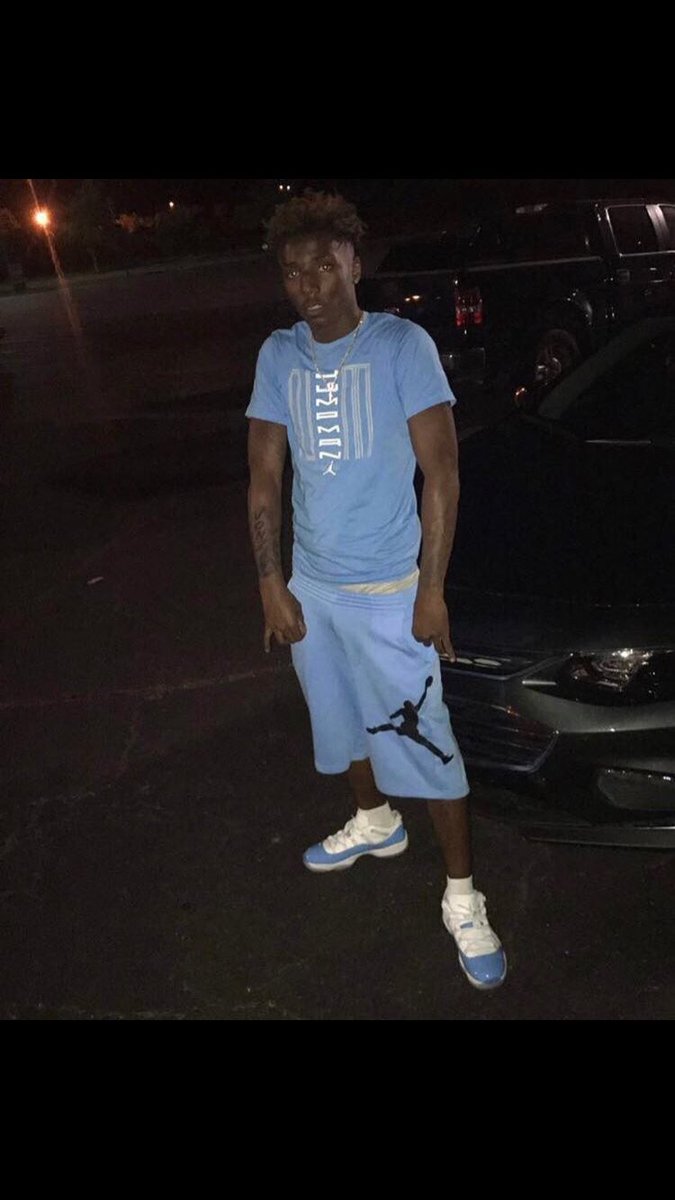 Erickshort9's tweet photo. Can't come see u lay to rest but ik u tell me go grind and win this game 🏆💪🏽😞 but Ima show out for u 💯💪🏽
#LongLiveRenderrick🌎💸 https://t.co/hxwb7FMrKq