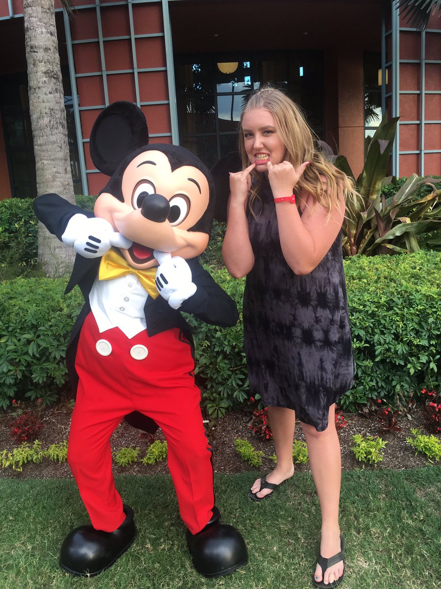 RoHi_BPA's tweet photo. Chilling at the Bpa private event https://t.co/dNjC0iv1cQ
