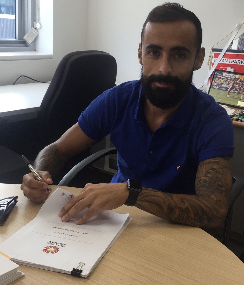 peterfilopoulos's tweet photo. Another year at @PerthGloryFC for our #ElMaestro #DiegoCastro as he pens his signature in time for our MGP night #GloryIsOurs #CastroIsOurs https://t.co/6k80nvp1xS