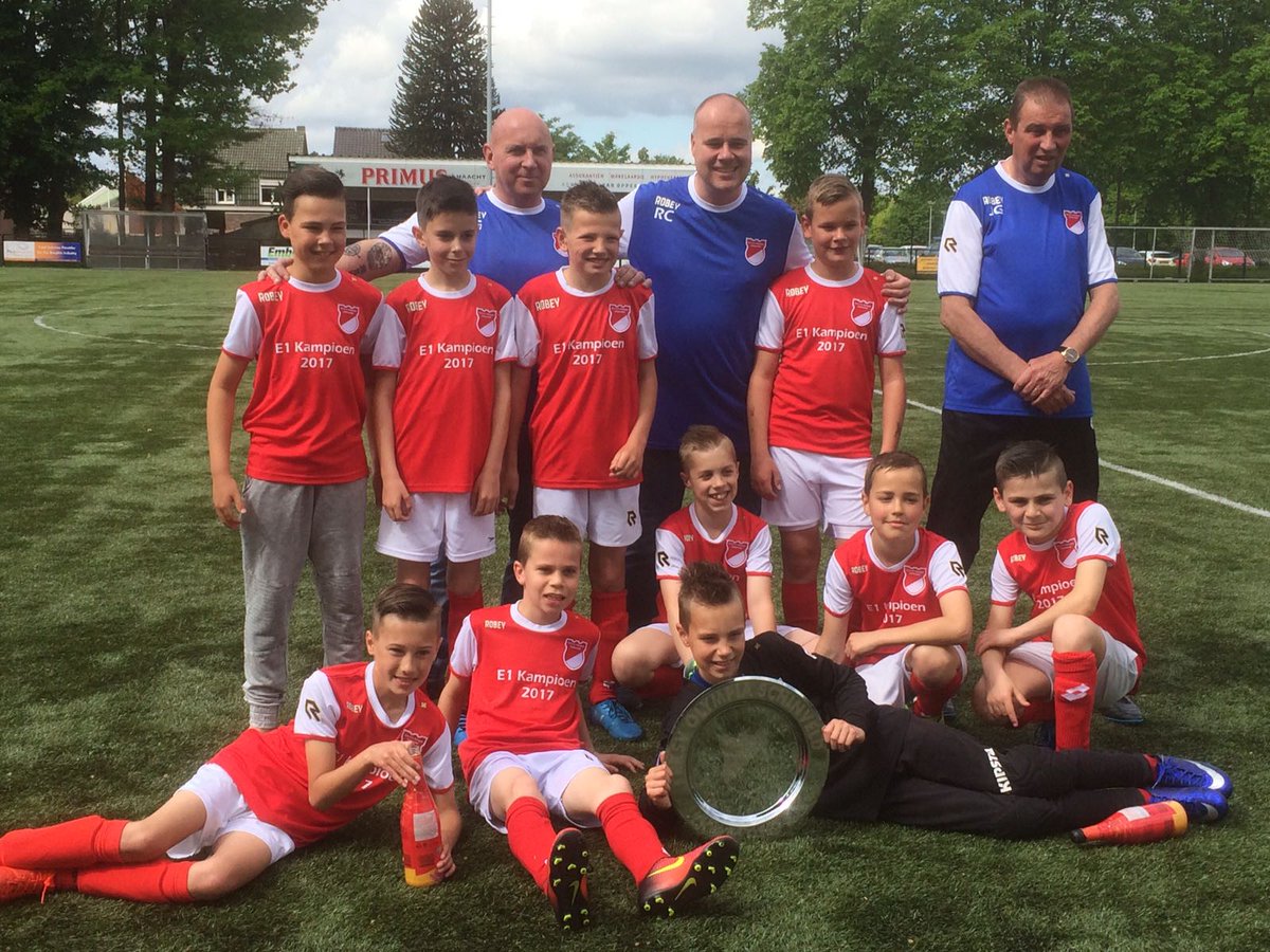 RKSVOlympia's tweet photo. Van harte proficiat #kampioenen van de JO11-1!!! 👊⚽💪🏆🍾🎖 https://t.co/uRbXLFI83D