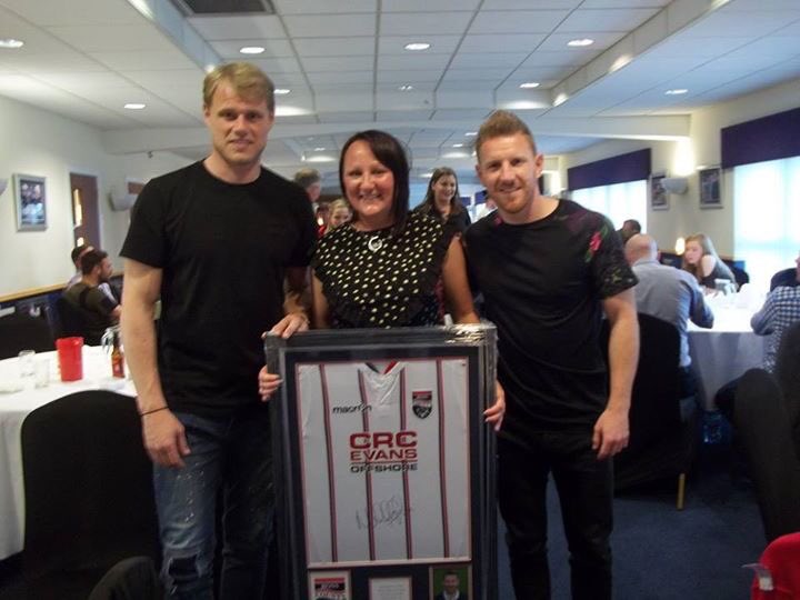 HeatherNic1's tweet photo. Great night at Ross county players sponsors dinner, thanks for a great night, much fun. @kvdw28 @jaymcev03 @RCFCStaggies https://t.co/gZOUjgzdVG