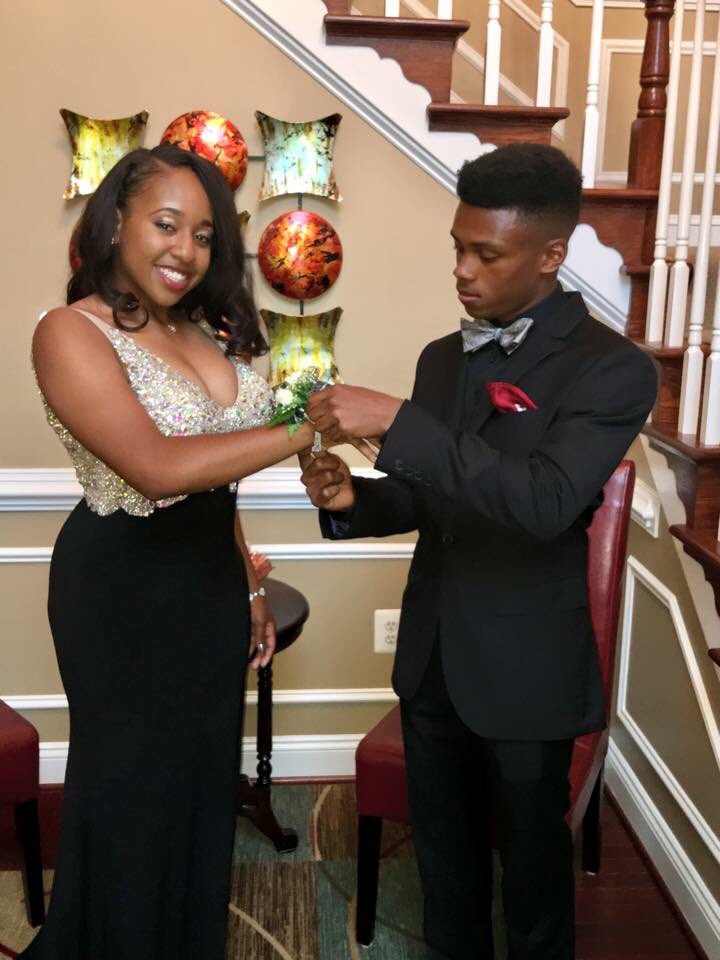 _MJ9_'s tweet photo. A simple lil switch💅🏽 #Prom2k17 https://t.co/pI3goLxidz