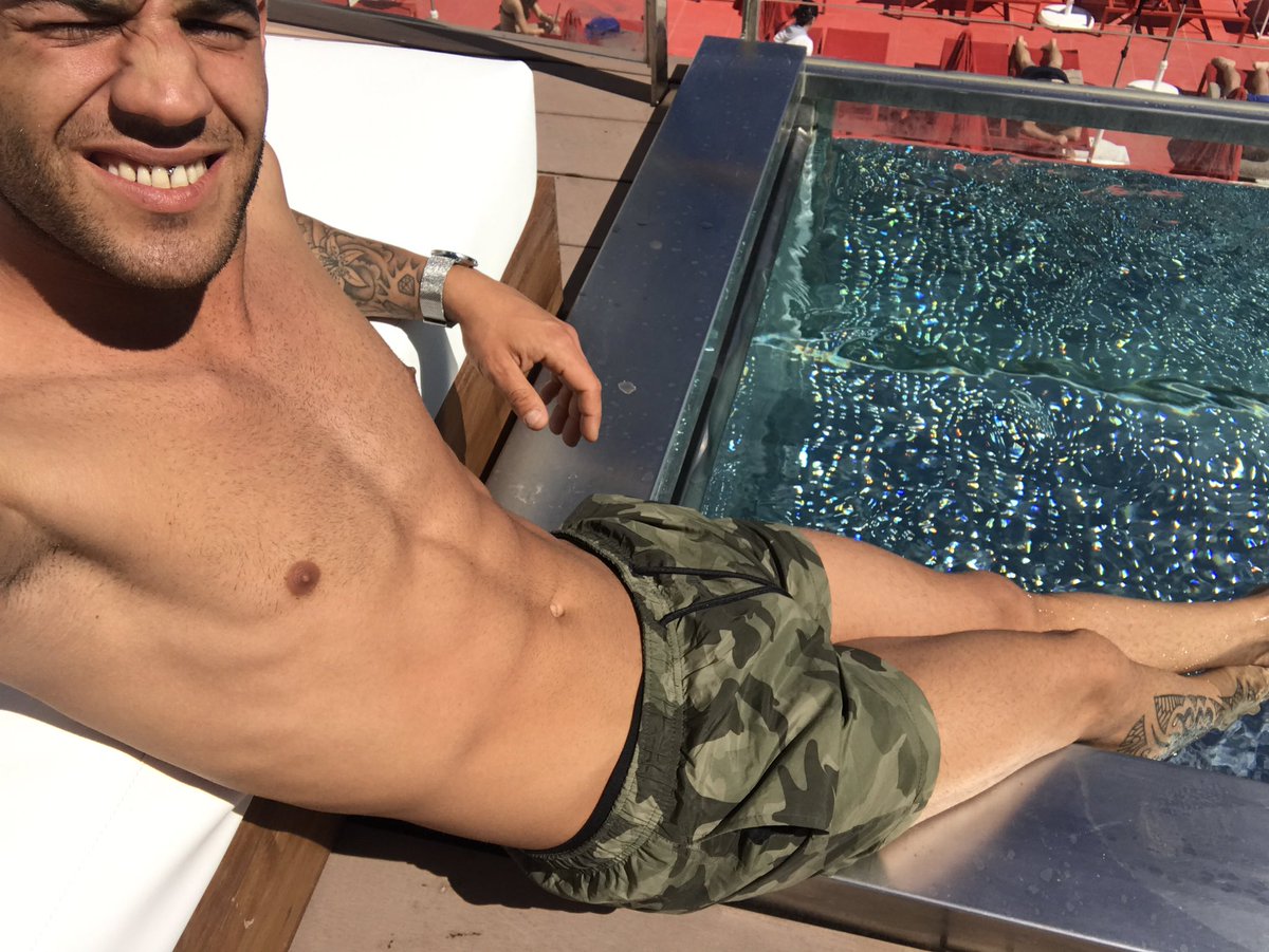 AdrianLlorca's tweet photo. @ushuaiaibiza https://t.co/riSNPCkH0U