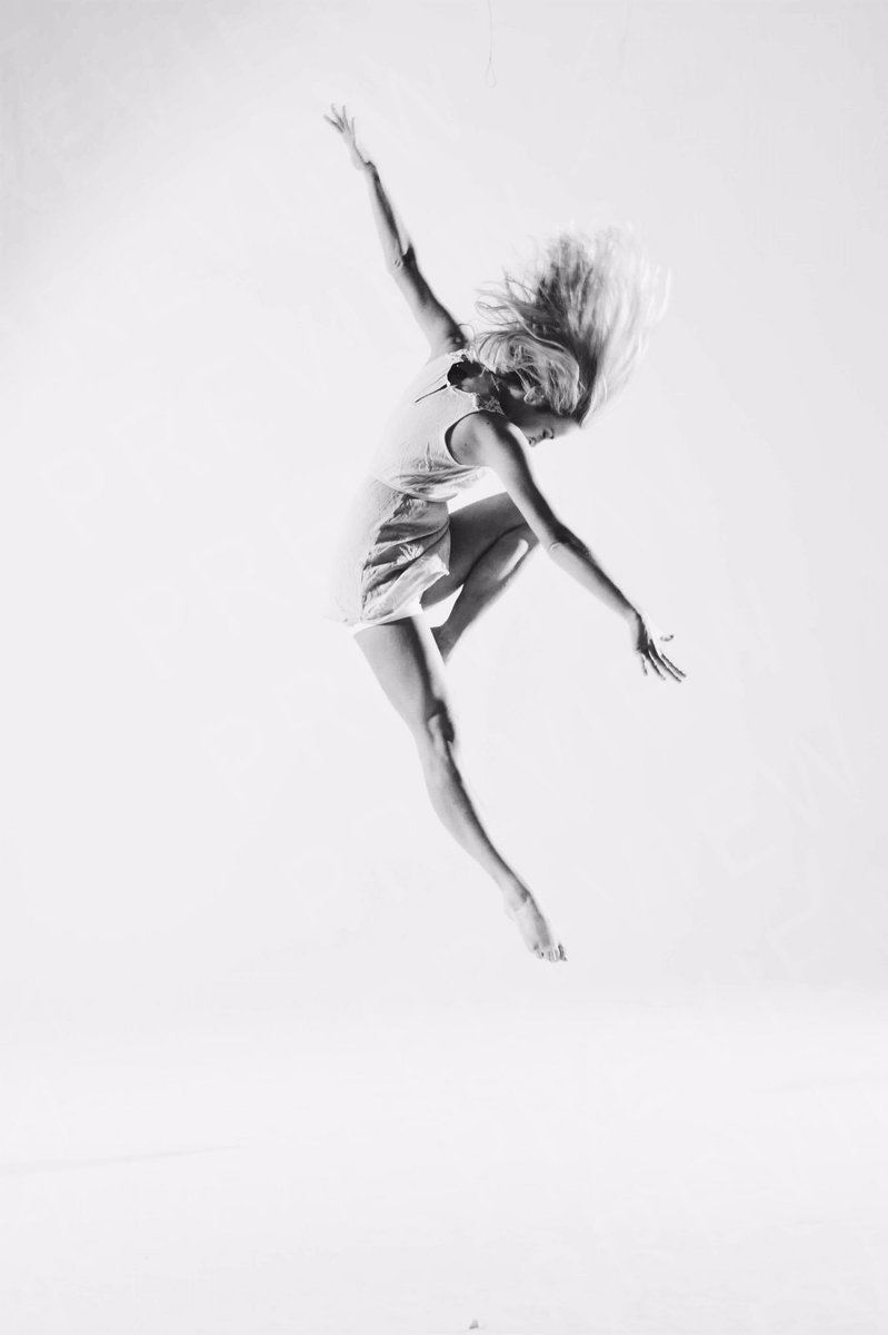 remi_jacobs6's tweet photo. please please come to dance concert tonight and monday at 7 @ vhs✨ https://t.co/GtBntxxJQ3